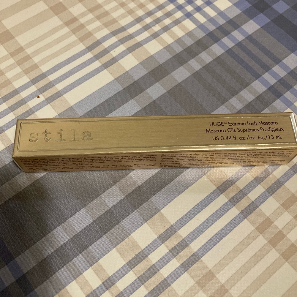 Stila HUGE extreme lash mascara
